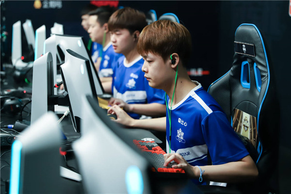 深圳队对战青岛队，胜者将傲视群雄