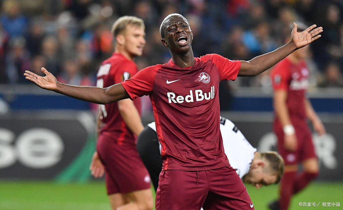 萨尔茨堡在国际锦标赛中击败对手