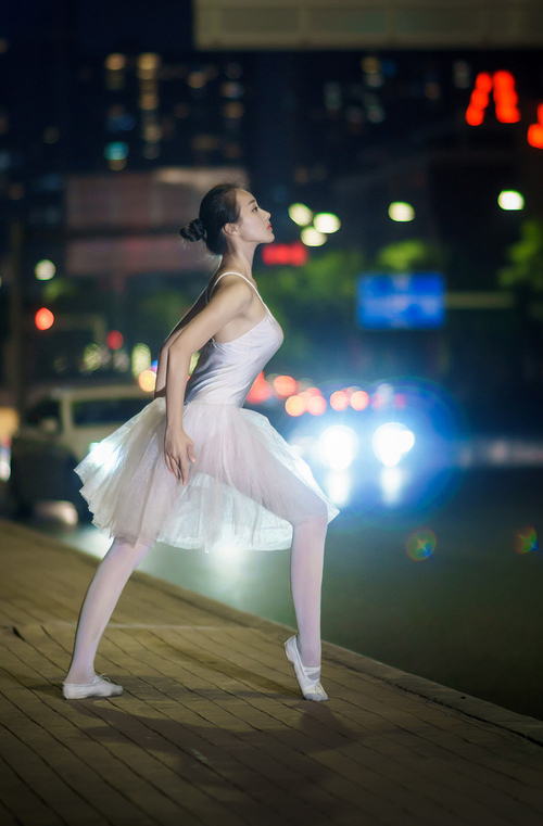 北欧神话的终结者，奥斯梅恩关键一击，西班牙收割芬兰书写战术教科书