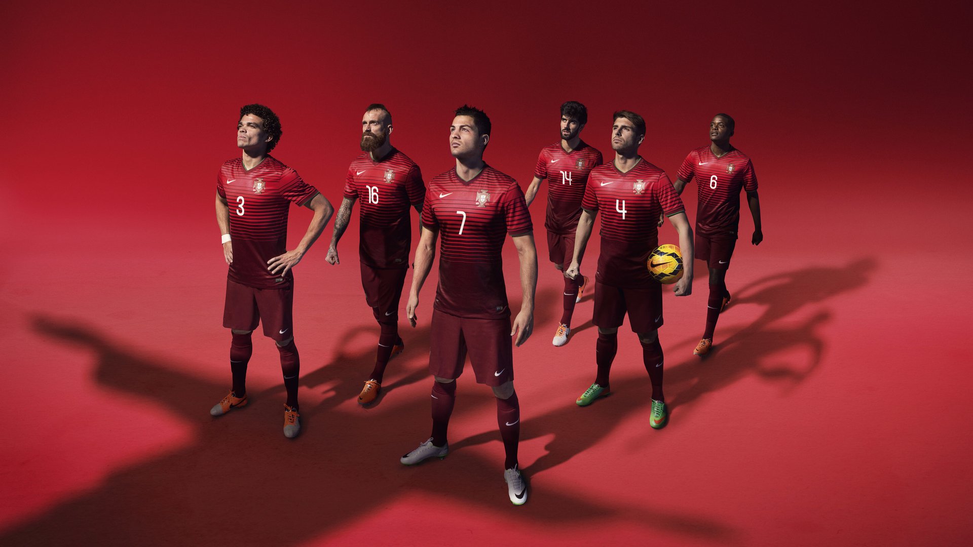 京城铁骑横锁长街,F1焦点战中的战术压制与血脉贲张