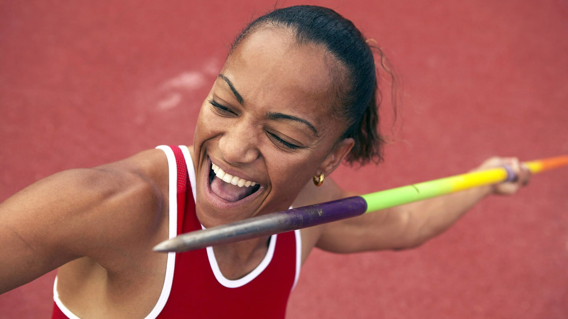 阿拉巴，舞台越大越强，从里昂到阿尔及利亚的征服之路
